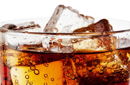 Coca-Cola bajará el azúcar de sus productos un 12% en los próximos años, ¿tendrán cabida en una dieta saludable?
