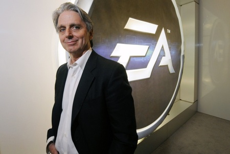 John Riccitiello, director ejecutivo de EA, abandona la compañía