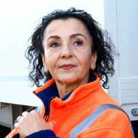 Adriana, camionera: "Cuando llego al parking echo las cortinas y no bajo del camión para que no vean que soy mujer" 