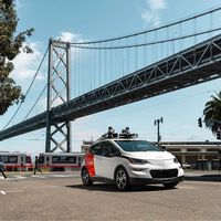 "Son ineptos". Los bomberos de San Francisco están hartos de los robotaxis, y la situación solo puede empeorar