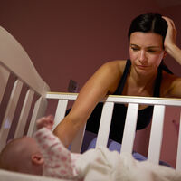 Tras ocho años y más de 100 mil euros para quedar embarazada, se arrepiente de ser madre: el tabú de la maternidad idealizada 