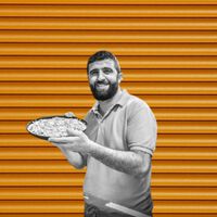 España necesita inmigrantes, están salvando el pequeño comercio. Cada día cierran 38 tiendas de toda la vida 