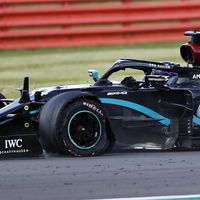 La lotería de los pinchazos destrozó las opciones de Carlos Sainz y Valtteri Bottas, pero salvó a Lewis Hamilton