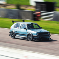 Este VW Golf de los 90 se ríe de los hot-hatches modernos y hasta de los eléctricos con su récord en Nürburgring