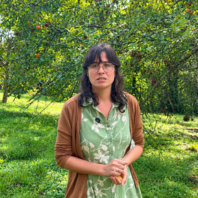 Arantxa, 34 años, vive en una aldea de Asturias con sus dos hijos y su marido: "Nosotros queríamos que nuestros hijos crecieran en libertad y empezar a cultivar árboles"
