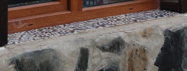 Las empresas de limpieza avisan si vas a limpiar el poyete de la ventana: “fíjate antes de usar vinagre, lejía o bicarbonato”