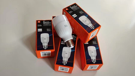 Me he comprado un montón de bombillas inteligentes de Xiaomi y así les he sacado partido