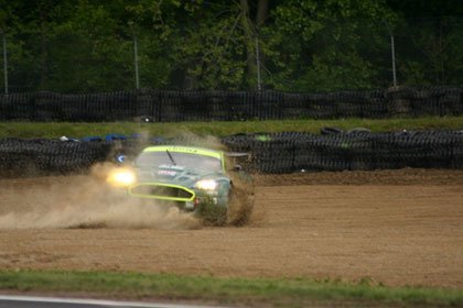 Aston Martin DBR9 volador