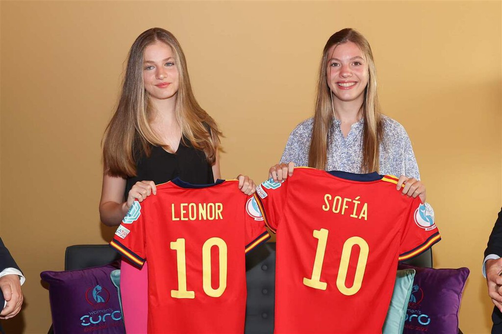Sofía de Borbón vende la tiara y se compra un balón: la nueva rutina de la infanta en este famoso equipo de fútbol femenino
