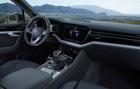 Volkswagen Touareg R 2020