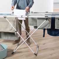 Así tiendo la ropa dentro de casa cuando llueve: se seca mucho antes y no gasto electricidad