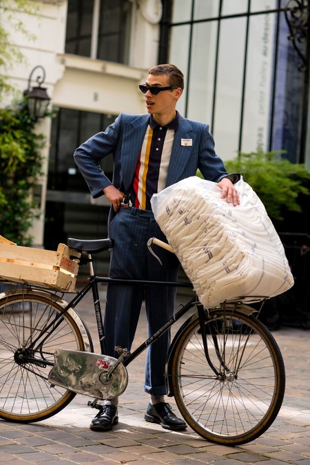El mejor streetstyle de la semana: las bicicletas son para el verano y estos looks también
