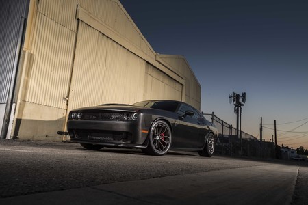 Video: 1,200 hp, dos turbos y carrocería de fibra de carbono para el Dodge Demon más brutal de todos