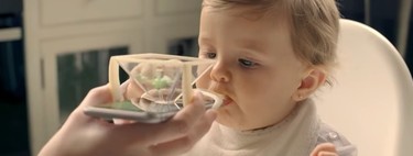 ¿Por qué es una mala idea? Los siete errores de Nutrispoon, la cuchara con soporte para el móvil para dar de comer al bebé