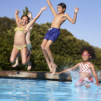 Los traumatismos craneoencefálicos aumentan en verano: cómo prevenirlos y qué hacer en caso de emergencia