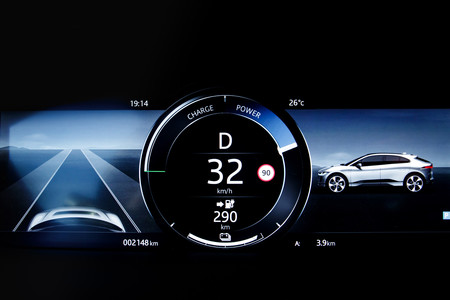 Jaguar I-PACE indicador autonomía