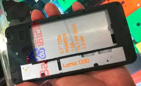Se filtran especificaciones y una nueva imagen con las tripas del supuesto Lumia 1330