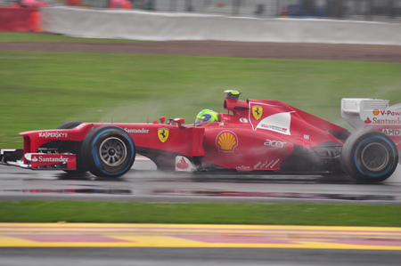 Felipe Massa espera quedarse en Ferrari en 2013