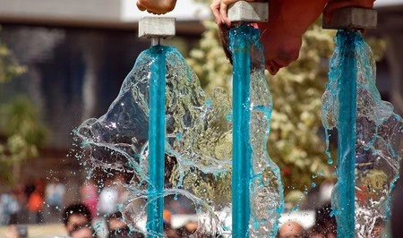 Andalucía ofrecerá agua y luz gratis a los perceptores del salario social 
