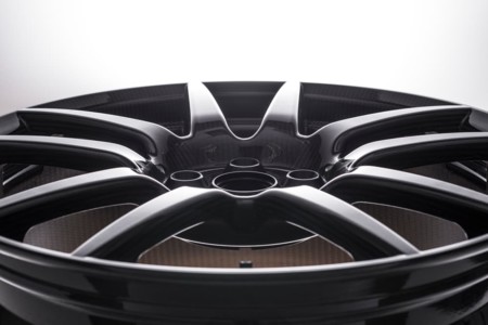 Más leña para el Ford GT en forma de llantas de fibra de carbono
