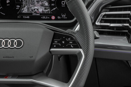 Audi Q4 40 E Tron S Line volante