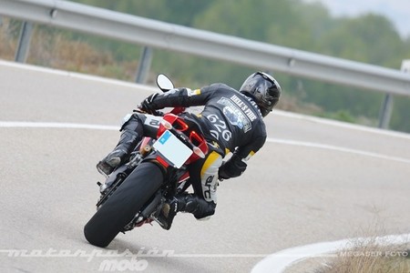 Ducati_899_panigale_megaserfoto