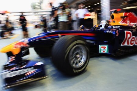 GP de Singapur de Fórmula 1: Sebastian Vettel y Fernando Alonso primero y segundo con una pista aún delicada