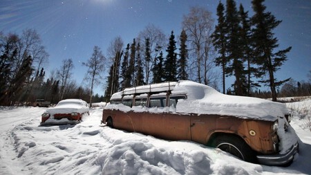 Conducir en nieve o hielo: niveles de alerta en carretera y los consejos de la DGT