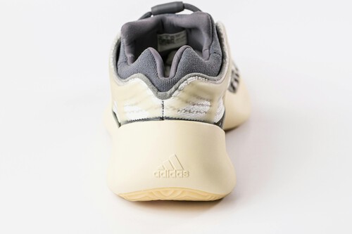 Liquidación de últimas tallas en el outlet de El Corte Inglés: decenas de zapatillas Adidas, ahora con hasta un 70% de descuento   