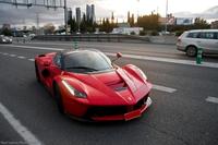 El Ferrari LaFerrari se pasea por Madrid 