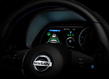 Con este video, el nuevo Nissan LEAF te explica cómo te ayudará a estacionarte correctamente y sin estrés 