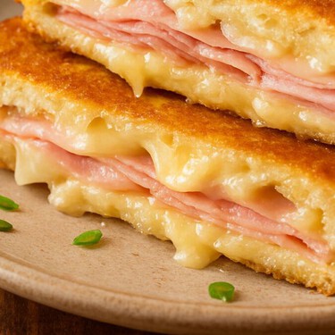 Pan relleno de jamón y queso listo en 10 minutos: receta fácil para un desayuno delicioso de Recetas y Más TV