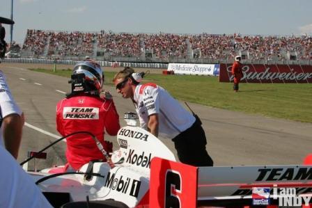 Sólo la pareja de Penske supera a Servià en la calificación de Edmonton