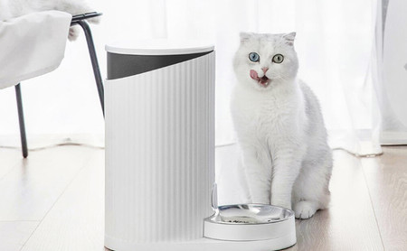 La configuración de 10.950 comederos inteligentes de mascotas de Xiaomi estuvieron a merced de una hacker rusa