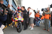 Marc Márquez y Emilio Alzamora continuarán por separado (inocentada)