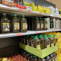 Carrefour ya tiene el aceite de oliva virgen extra a mitad de precio