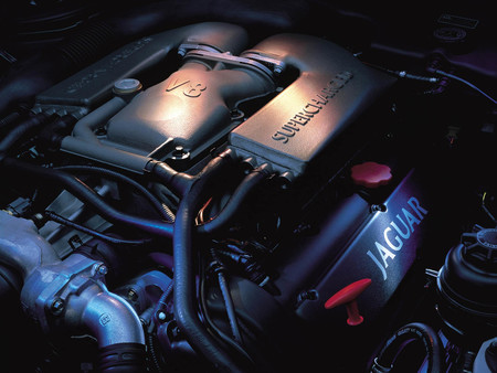 Jaguar Xjr V8