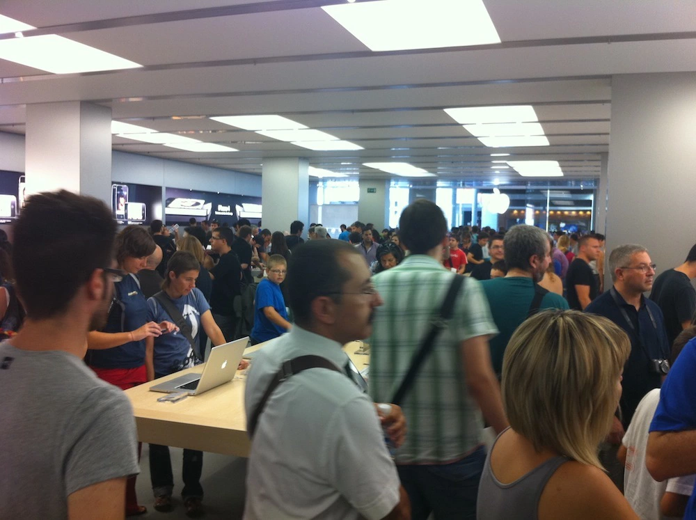 Foto de Inauguración Apple Store La Maquinista (80/93)