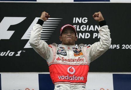 Los 10 motivos por los que no tendrían que haber penalizado a Lewis Hamilton
