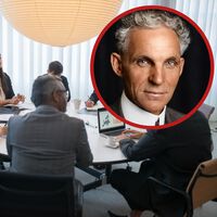 Henry Ford: "No hay progreso alguno en encontrar una mejor manera de hacer algo inútil". Hace 100 años ya detectó el problema de los "trabajos de mierda"