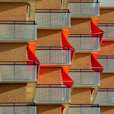 El arquitecto Julio A. Romero: "Para no tener calor por la noche, es más efectivo colocar un toldo durante el día que cerrar una cortina" 
