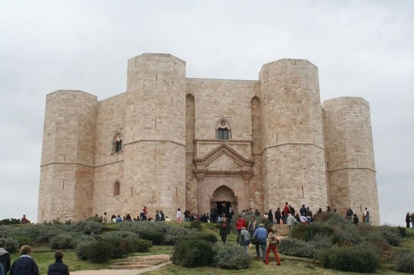 Castel Del Monte 12 590x392