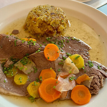 La fama se la lleva el schnitzel, pero el gran plato popular y tradicional de Viena es el tafelspitz 