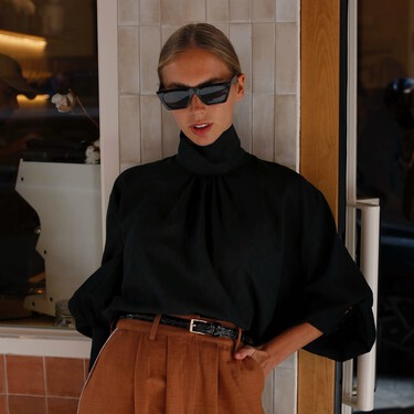 No son de Zara, pero son muy elegantes: así son los pantalones anchos de Stradivarius en el color favorito del otoño 