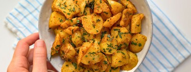 Salatet batates: la ensalada de patata egipcia que sorprende con su toque de especias que ya tienes en el cajón
