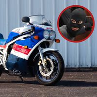 Hace 41 años Suzuki hizo una deportiva radical para conquistar Japón. Lo petó tanto que acabó siendo la moto más robada 