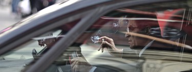 Mónica García quiere prohibir fumar en el coche con niños. La ciencia le da la razón, y la mitad de los españoles está de acuerdo