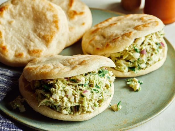 Cómo hacer arepas venezolanas tradicionales. Prepara una típica Reina ...