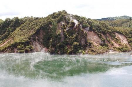 Frying Pan, el lago hirviente más grande del mundo