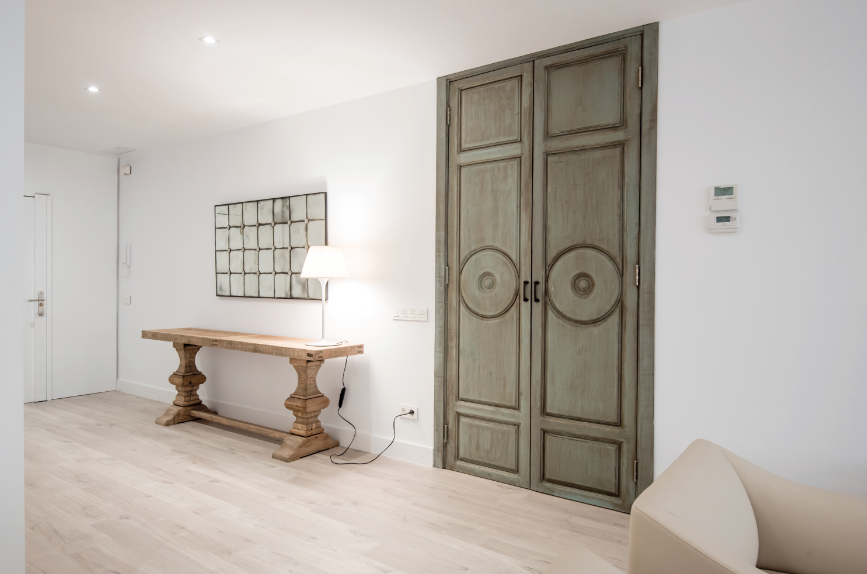 Puertas abiertas: apostando por la luz natural y por la cocina como eje